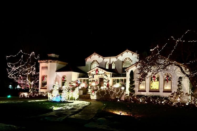 The Beard family’s holiday display at 205 N. Kinney Avenue in Mt. Pleasant.