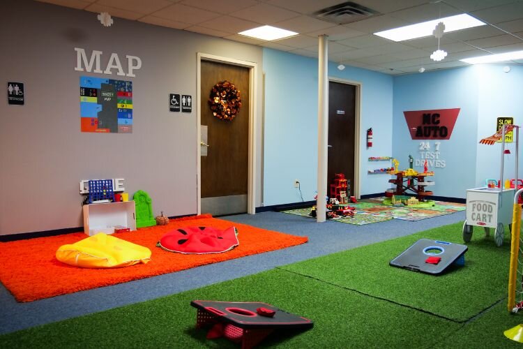 In addition to the 12 interactive playrooms in Mini City, the hallways also have interactive activities.