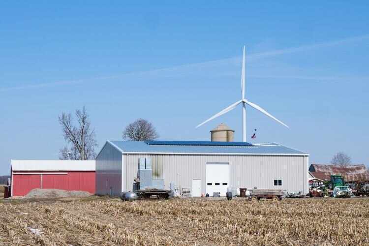 Moeggenborg Farms has about 1,000 acres in Gratiot and Isabella counties, with rooftop solar panels to support electrical needs. Courtney Jerome / Epicenter Mt. Pleasant