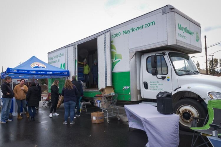 One of the seasonal volunteer opportunities that MyMichigan Medical Center Mt. Pleasant employees participate in is Fill A Mayflower. (Photo: Gabrielle Haiderer/Epicenter)