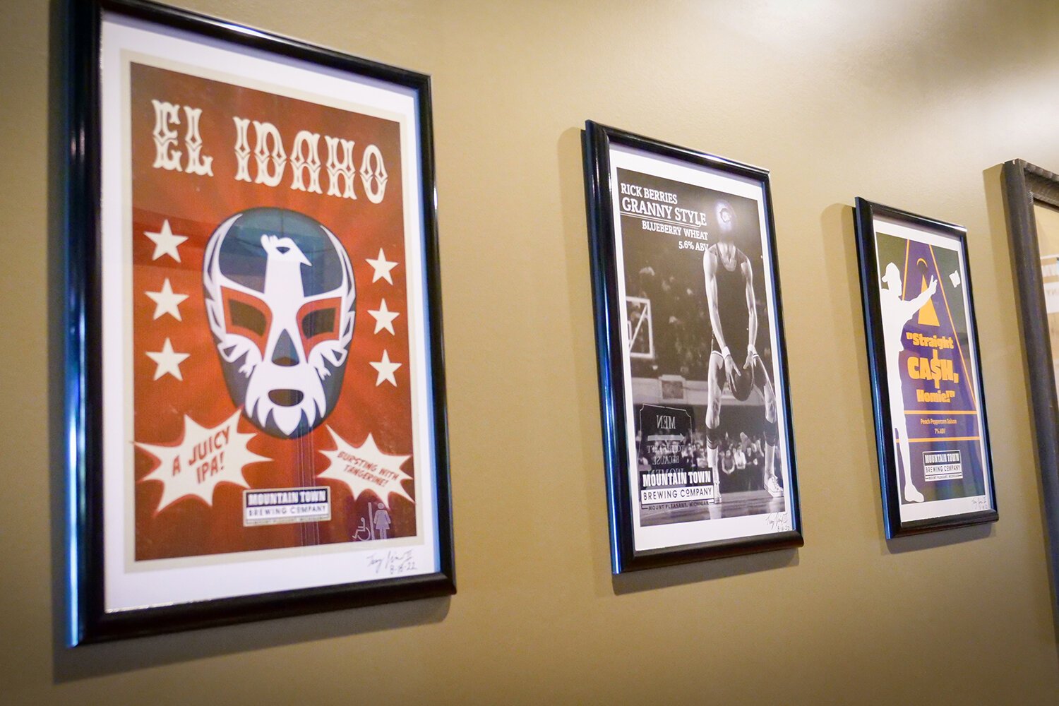 Summit Smokehouse & Tap Room is located at the intersection of S. Lincoln Rd. and M-20 in Mt. Pleasant, Michigan. (Photo: Courtney Jerome/Epicenter)