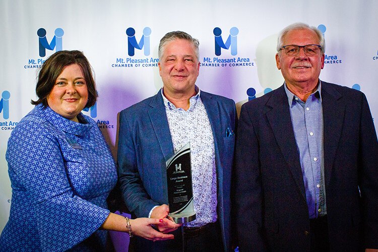 Krapohl Ford and Lincoln received the 2022 Large Business Award at the Mt. Pleasant Area Chamber of Commerce's 66th Annual Awards Banquet on March 4, 2023. (Photo courtesy of Mt. Pleasant Area Chamber of Commerce)