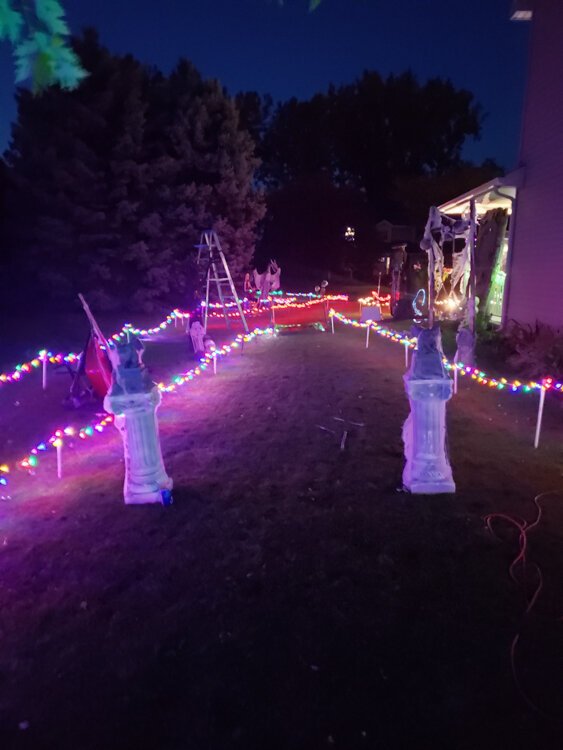 Homeowner Taylor Baumann’s haunted yard has become a popular attraction in Mt. Pleasant. Photo Courtesy of Taylor Baumann. 