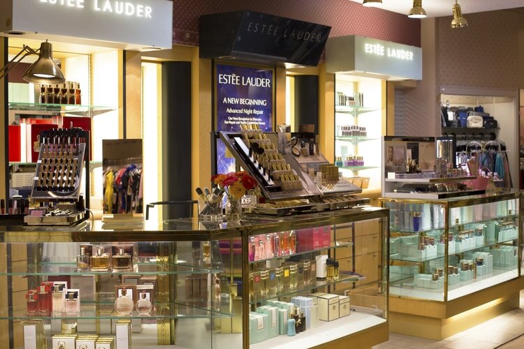 In addition to women’s apparel, Trillium sells accessories such as jewelry, purses, and cosmetics.