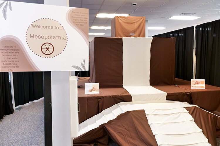 Renaissance Academy's Museum of Ancient History Mesopotamia Ziggurat large group build. (Photo: Courtney Jerome/Epicenter)